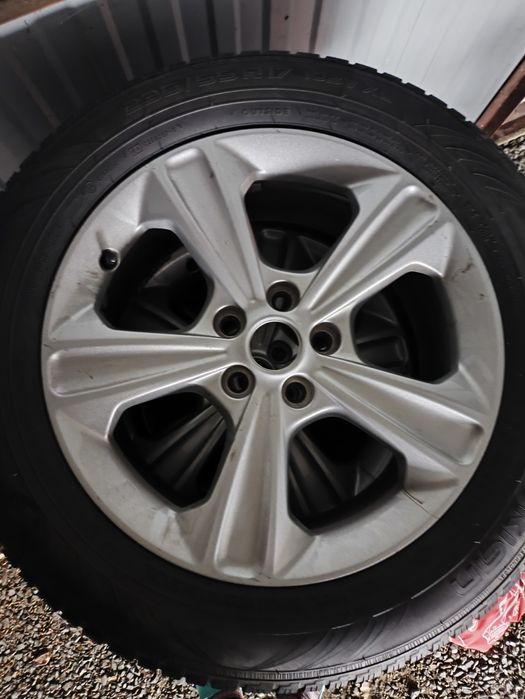 Felgi Ford kuga wzmacniane 17 Cali z oponami zimowymi
