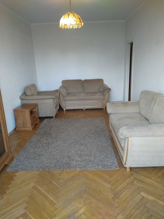 Пропоную  3-х. кімнатну квартиру в центрі, на  Галицькій  площі