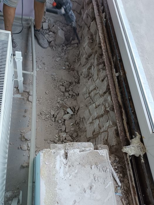 Усиленя аварійних приміщень.Демонтаж споруд Порізка битону