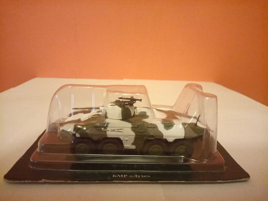 Model transportera opancerzonego Luchs z wyd. Eaglemoss .