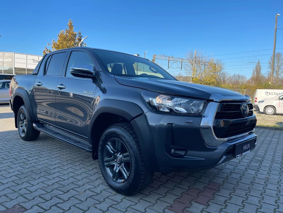 Toyota Hilux Active 2.8D 4x4 + Pakiet Sport - Dostępny od Ręki