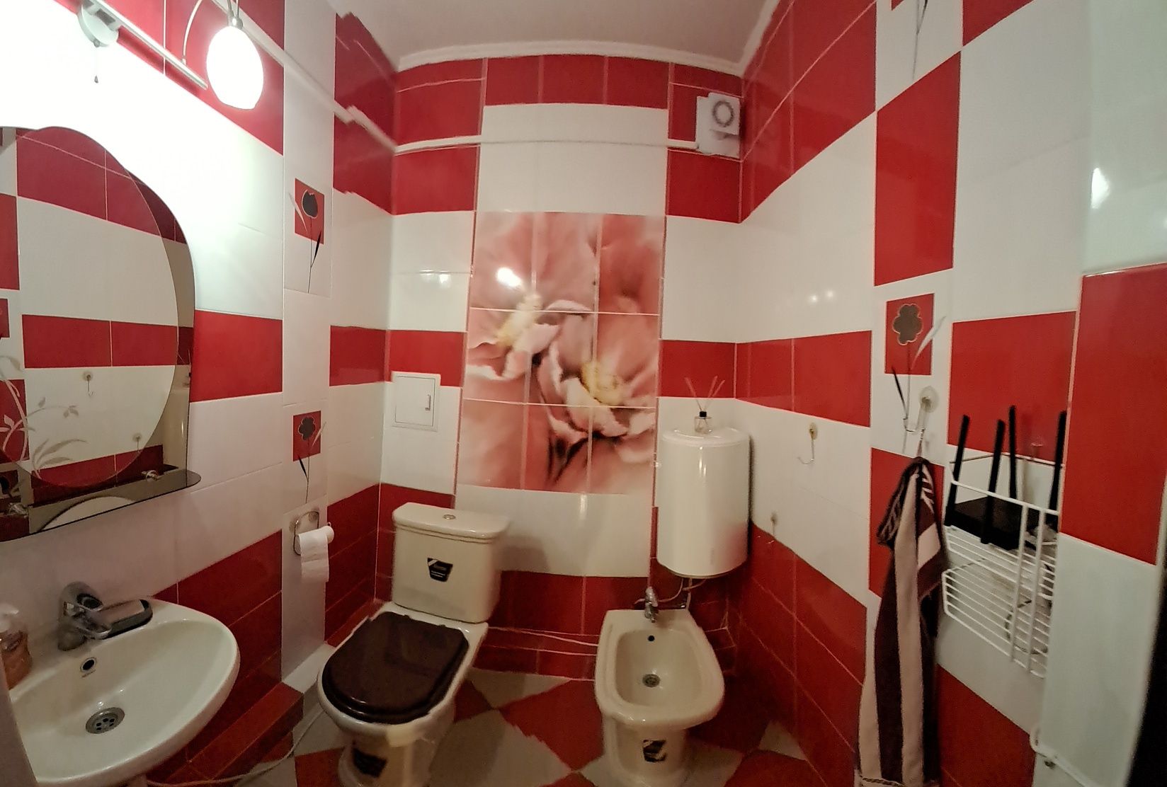 Продам 3 к.кв. вул.Грушевського б.11 р-н Парку, відмінний стан