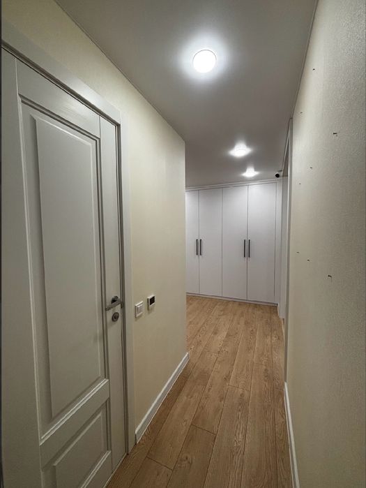 Центр міста! Сучасна трикімнатна квартира.