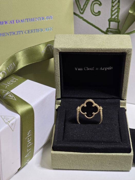 Кольцо Van Cleef, двусторонняя модель. Кольцо с бриллиантом