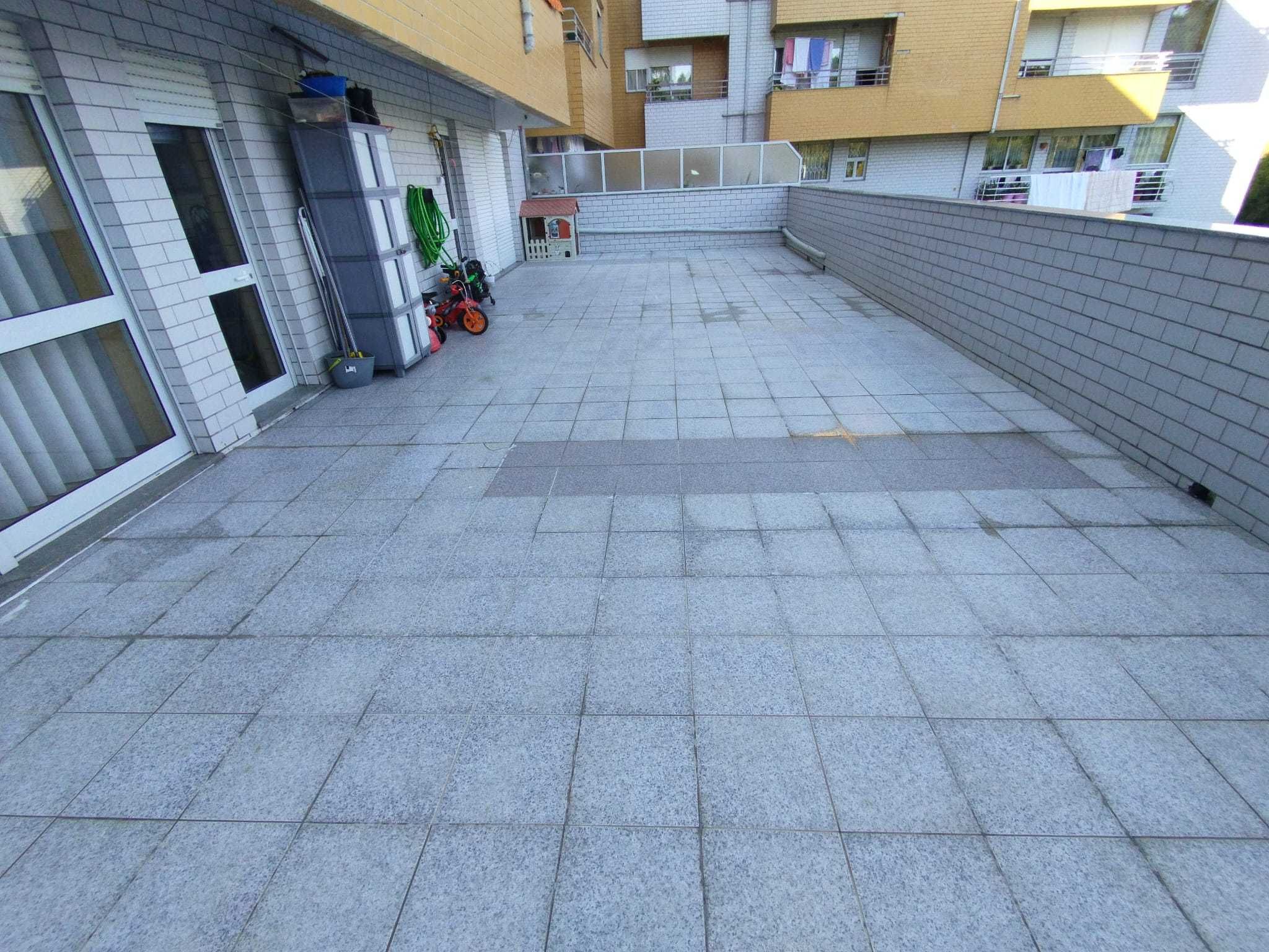 Apartamento T3 C/ Terraço