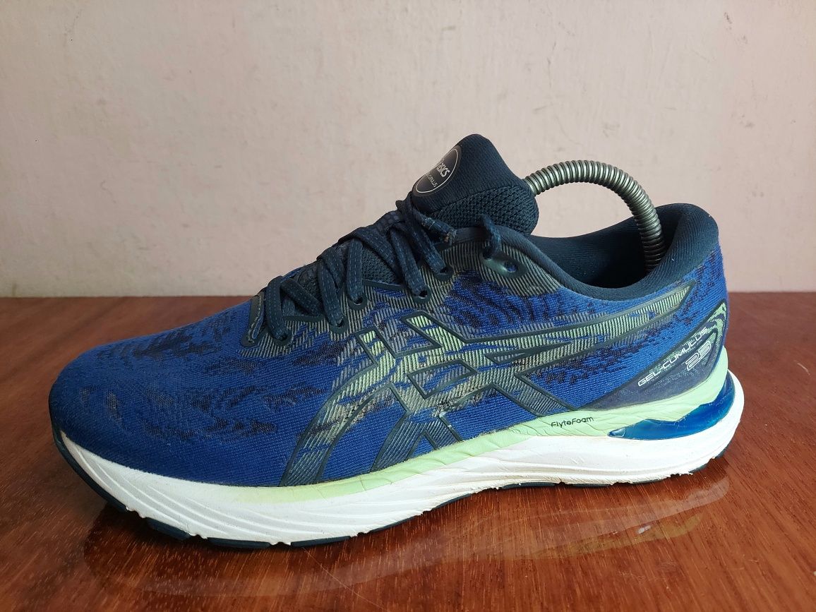 Кроссовки бігові фірми Asics gel cumulus 23 оригінал 

Розмір по бірці