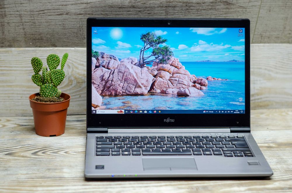 Сенсорный Fujitsu LifeBook U745 i5-5300U 2.9Ghz/DDR3 6Gb/SSD 120Gb/14'