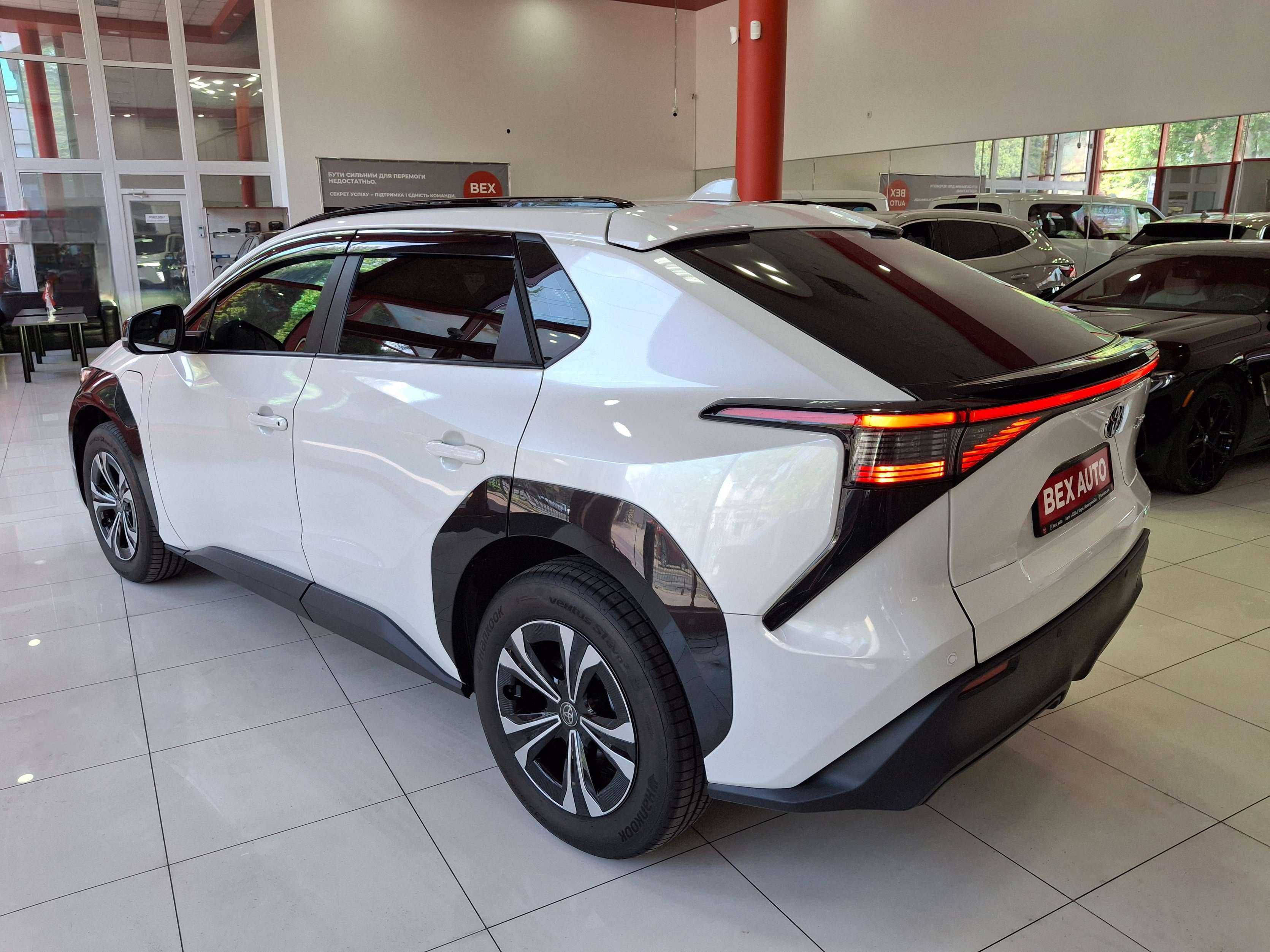 Toyota BZ4X 2023 года    4WD