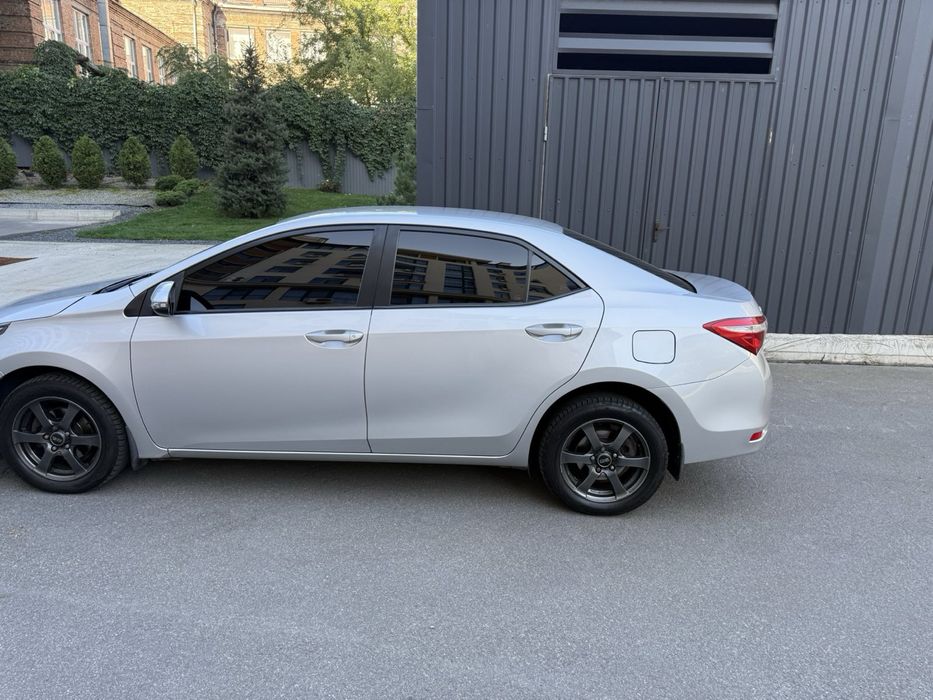 Тойота корола 1.6 автомат
