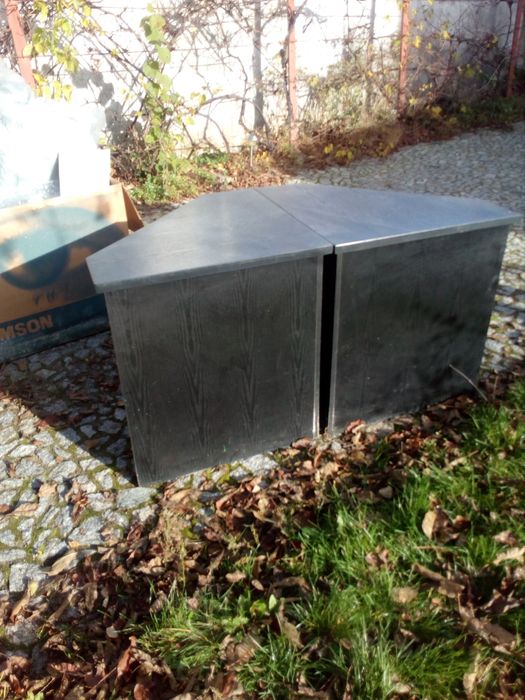 meble biurowe z szafeczka z zamkiem