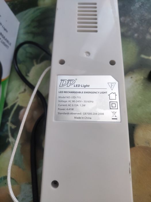 Светильник/фонарь/фрнарик LED на аккумуляторе.