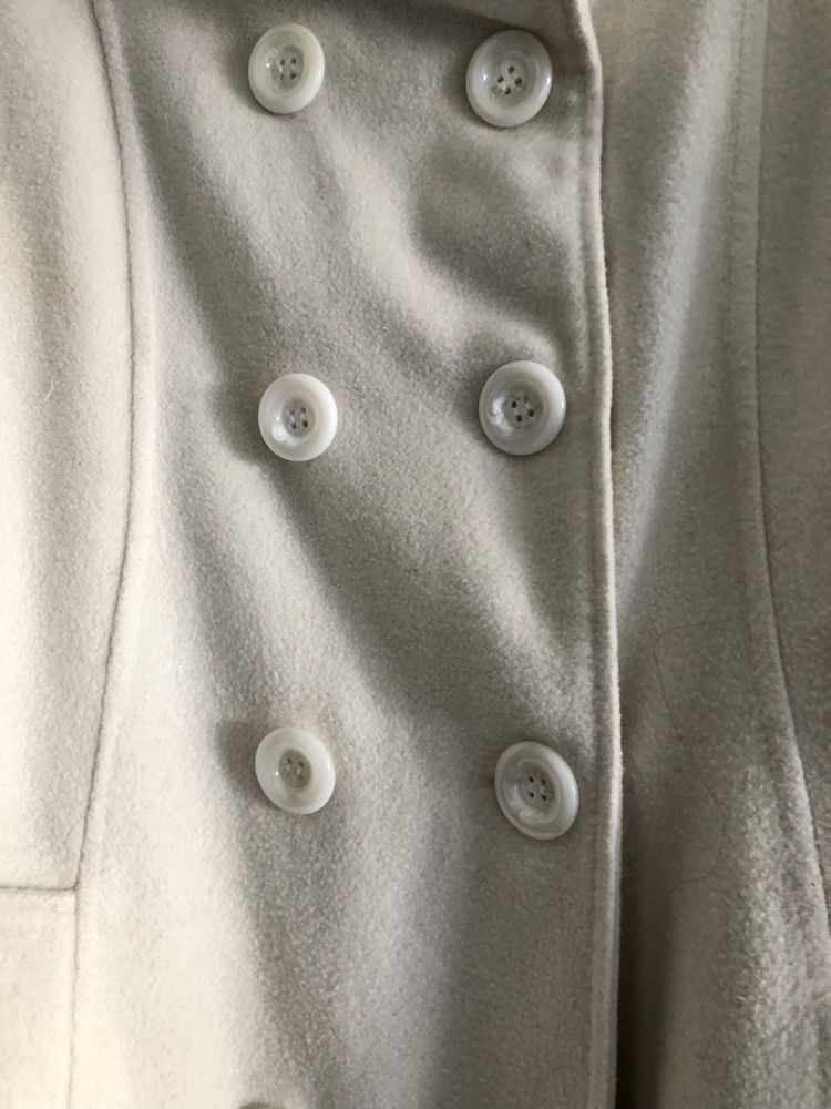 Casaco branco e Blusa  nova com embalagem ver fotos