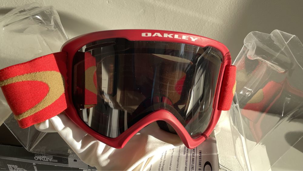 Google SNB Oakley Czerwone