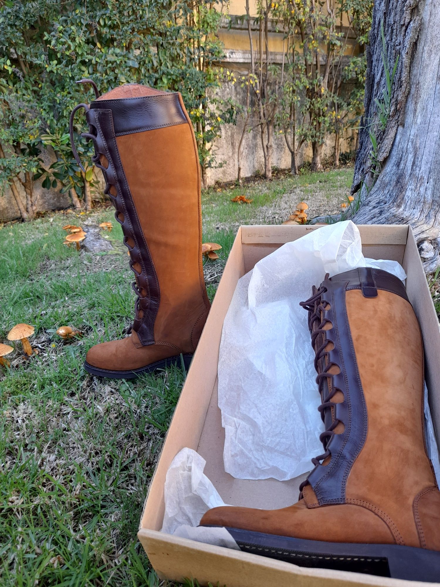 Botas novas em pele