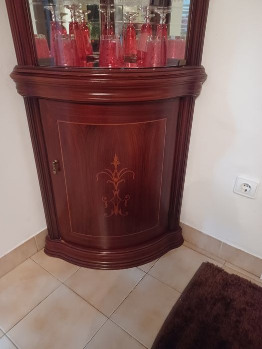 Vitrine canto como nova