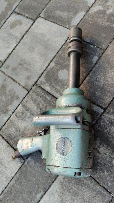 Klucz pneumatyczny udarowy
