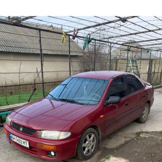Mazda 323 BA Рейсталінг 1996 року