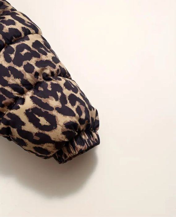 НОВА Зимова куртка на дівчинку 4-5 років , пуховик