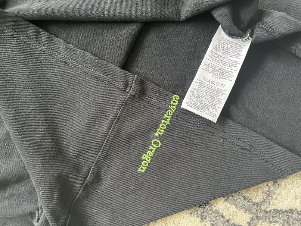 Футболка Nike з інтересним принтом ( М)