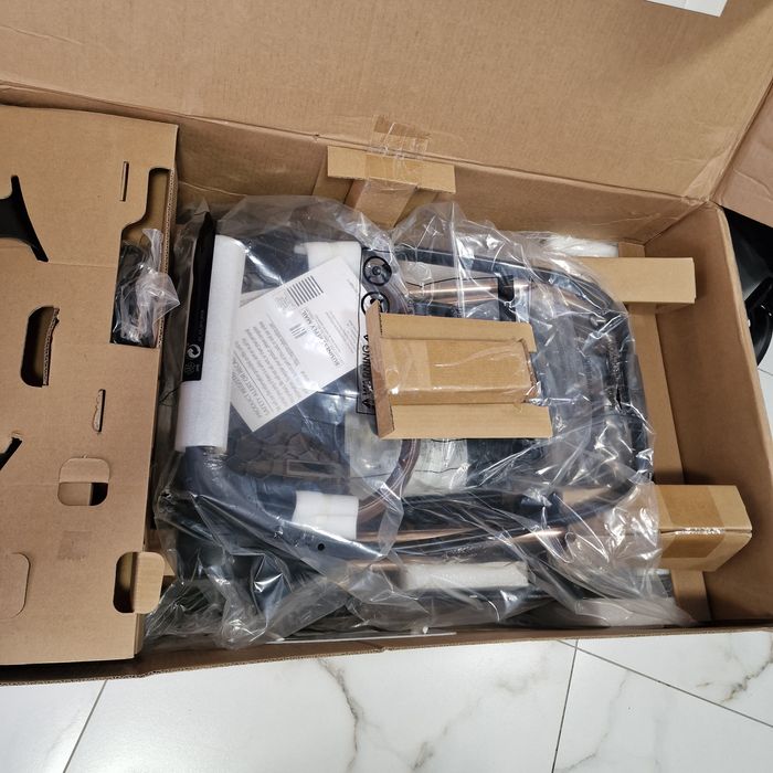 Шасі і каркас прогулянкового блоку Cybex e Priam 3.0 rose gold НОВА