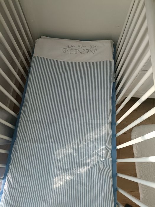 Pościel niemowlęca prześcieradło 2 zasłony kocyk