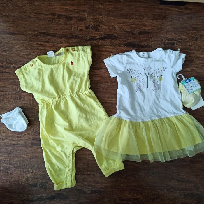 Rampersy z rękawem oraz bez rękawa. Disney i So Cute