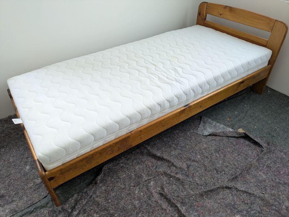 Łóżko drewniane 90 x 200 + stelaż + materac Estrella Lux
