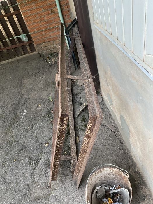 Двери металичиские с рамой