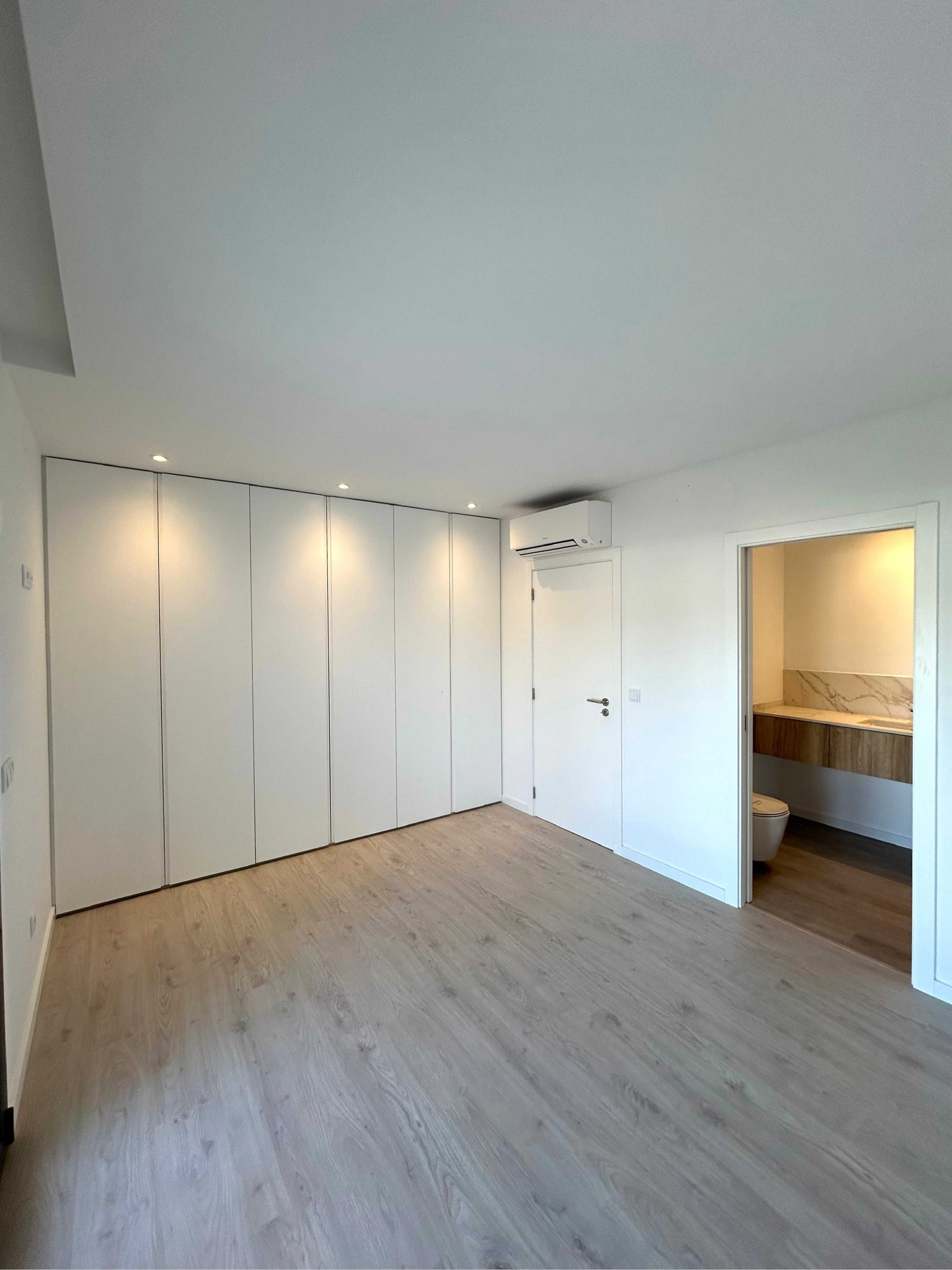 Apartamento T3 Duplex NOVO no Último Andar