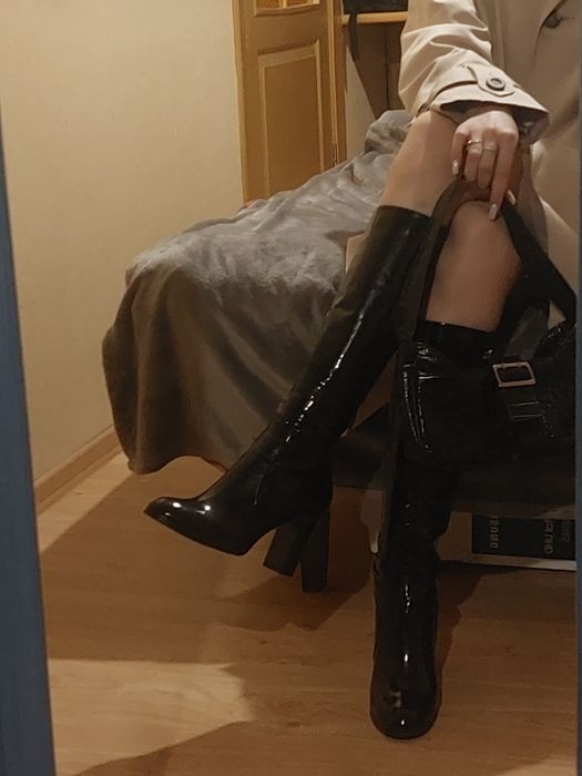 Ботфорти чорні лаковані