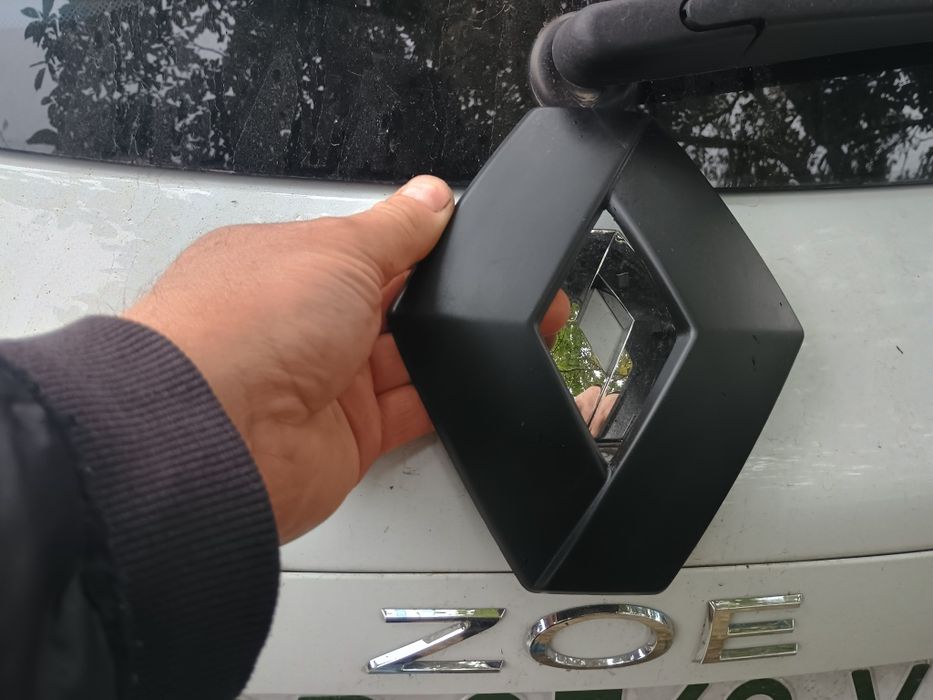 Значок передній Renault  Zoe 2012-