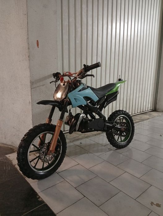 Mota de Cross igual a pitbike mas está é de competição