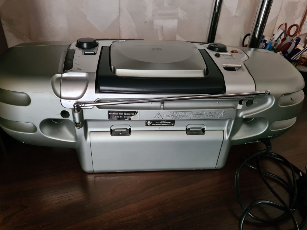 Магнитола Philips az1605