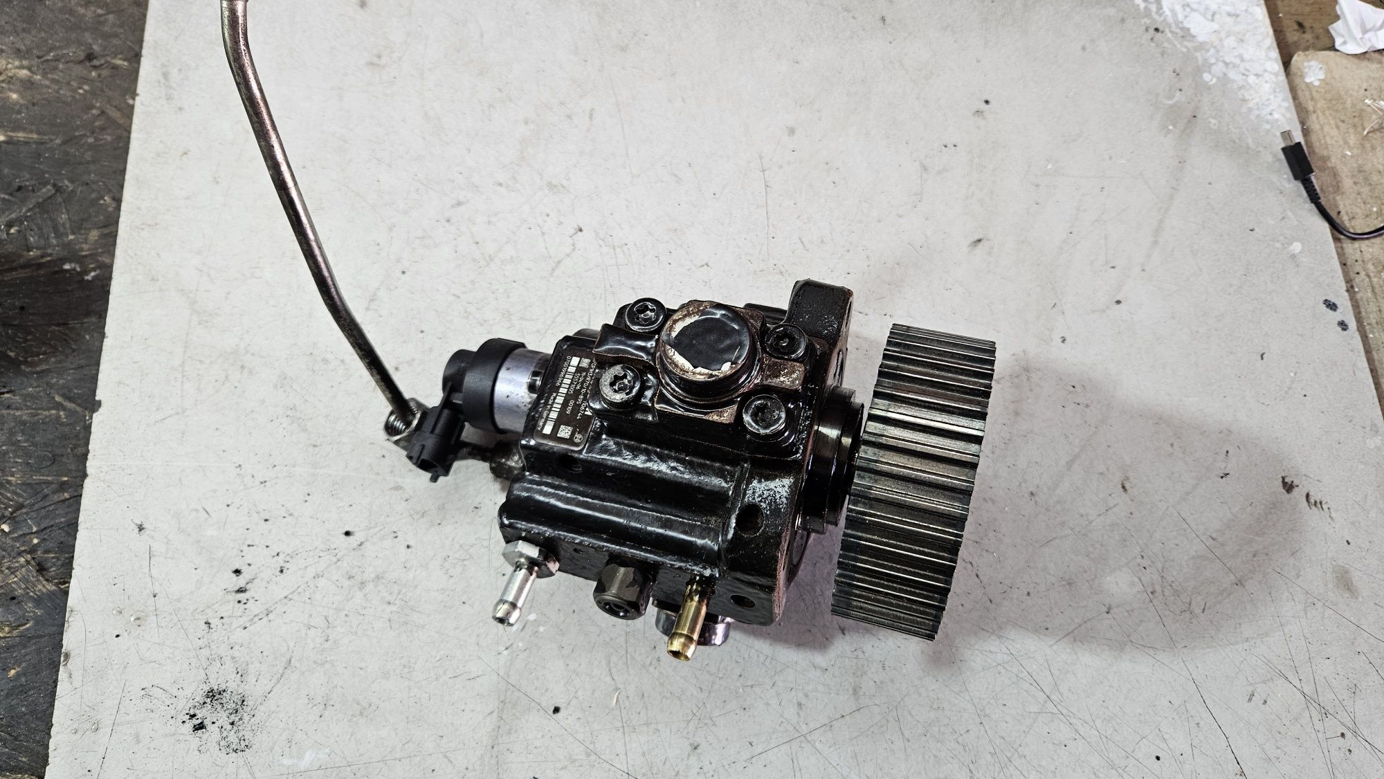 Pompa wtryskowa cisnienia A20DTH 2.0 cdti opel astra j 4 IV insignia a