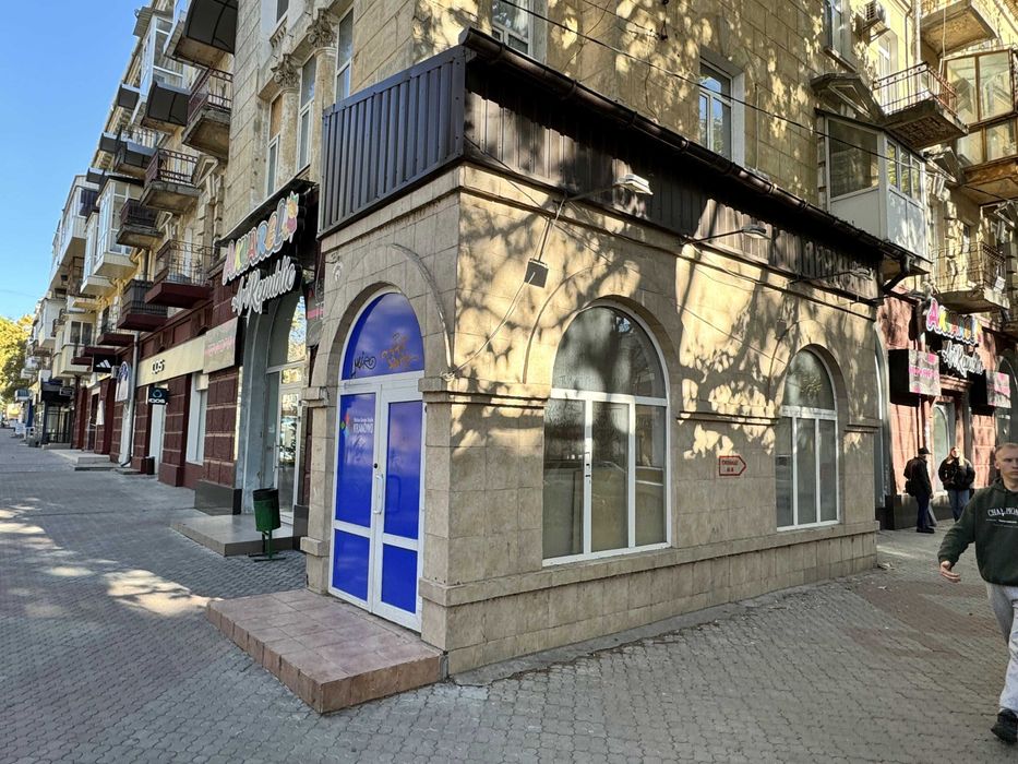 Соборна/Спаська 250 кв.м. прохідняк ціна 40000 грн/міс