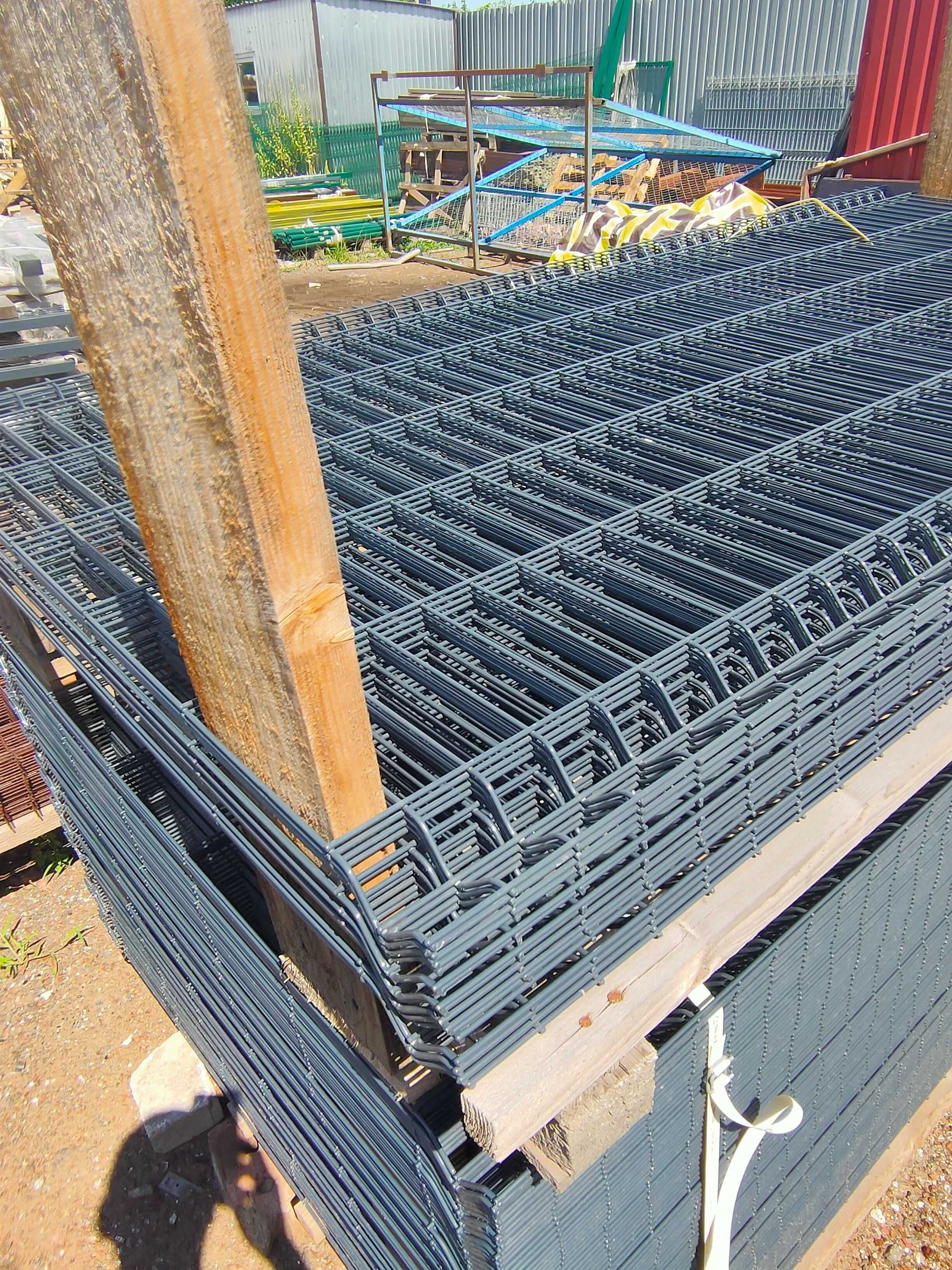 Продається високоякісний металевий паркан секційного типу з 3D сітки!