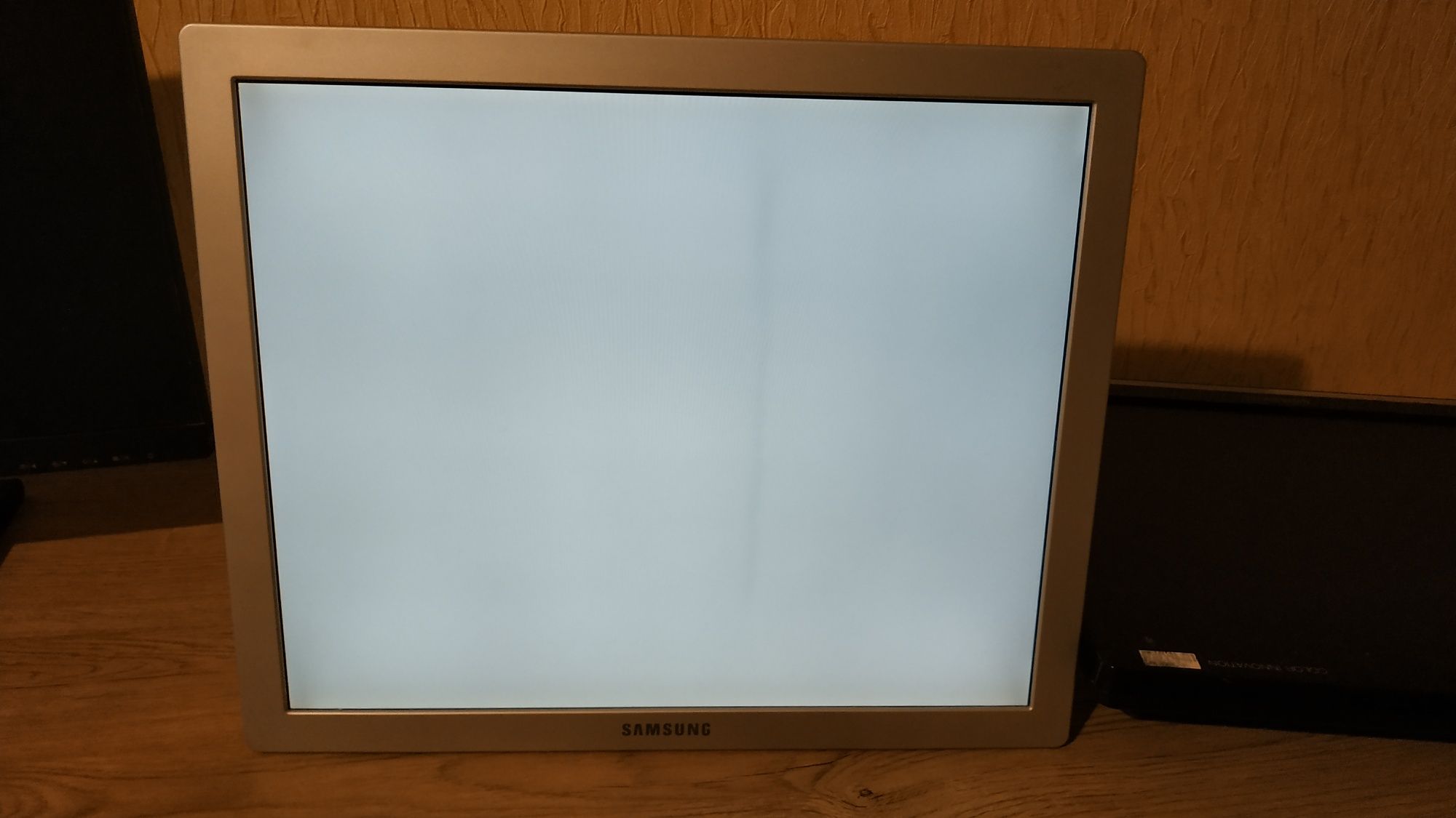 Монитор 19" Samsung 970P LS19VDPXHQ White