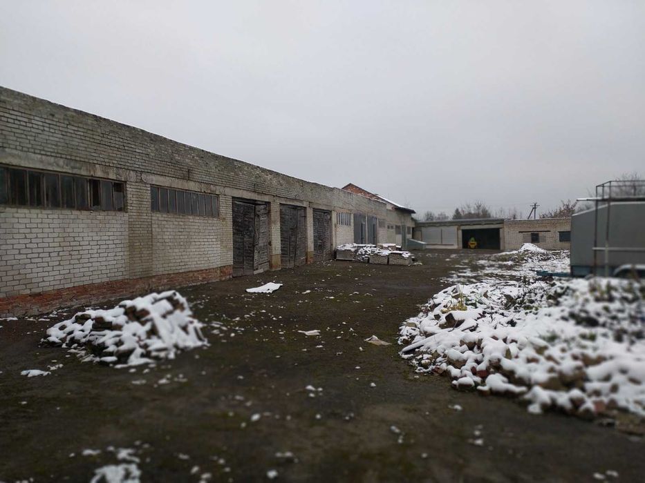 Нежитлові та житлові приміщень з діючим бізнесом 8 км від м. Мостиська