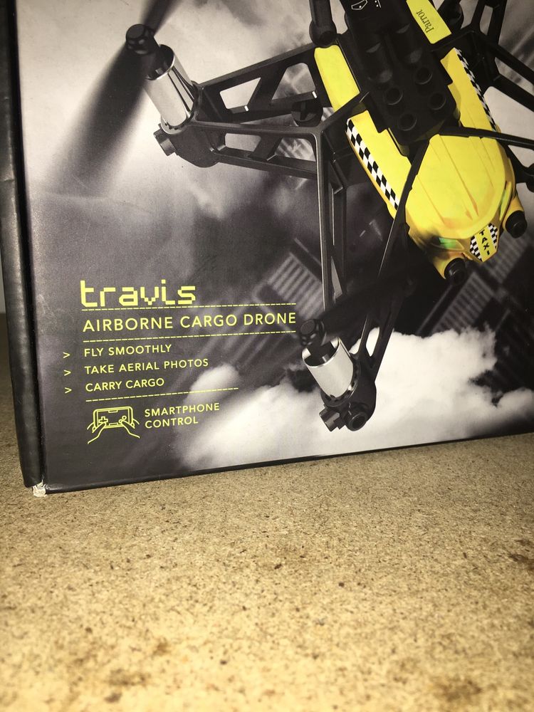 Parrot com Travis - Drone - Novo