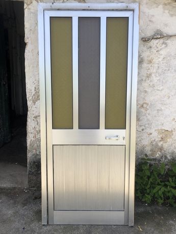 Porta de Aluminio Cinza