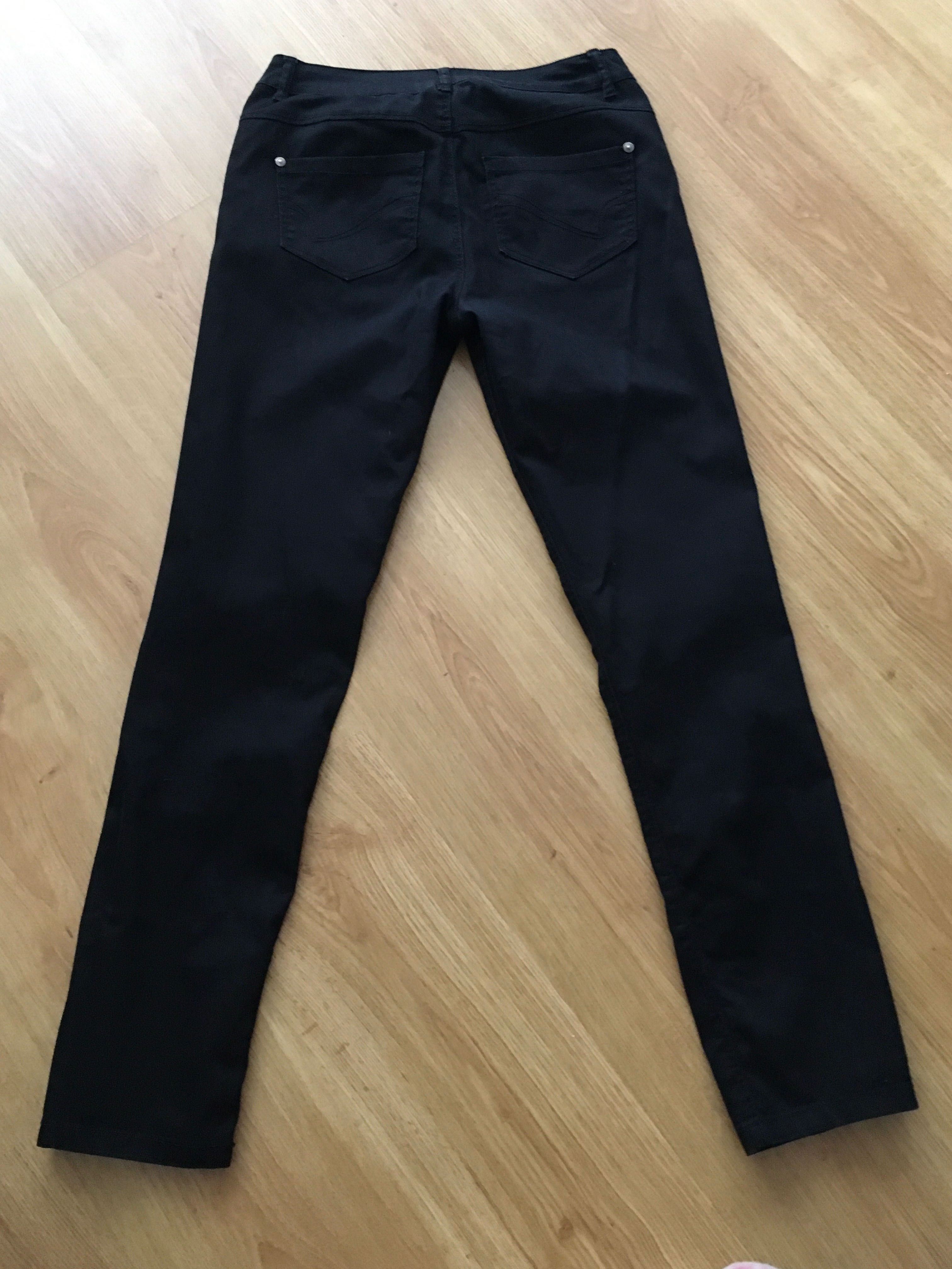 Czarne damskie spodnie prosta nogawka M/L 32/32