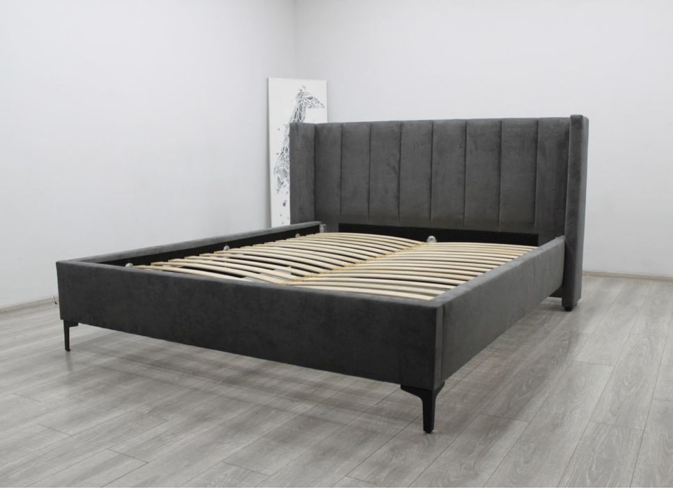 М´яке ліжко Лайла без пм 160*200 в нявності. Темно-сірий велюр