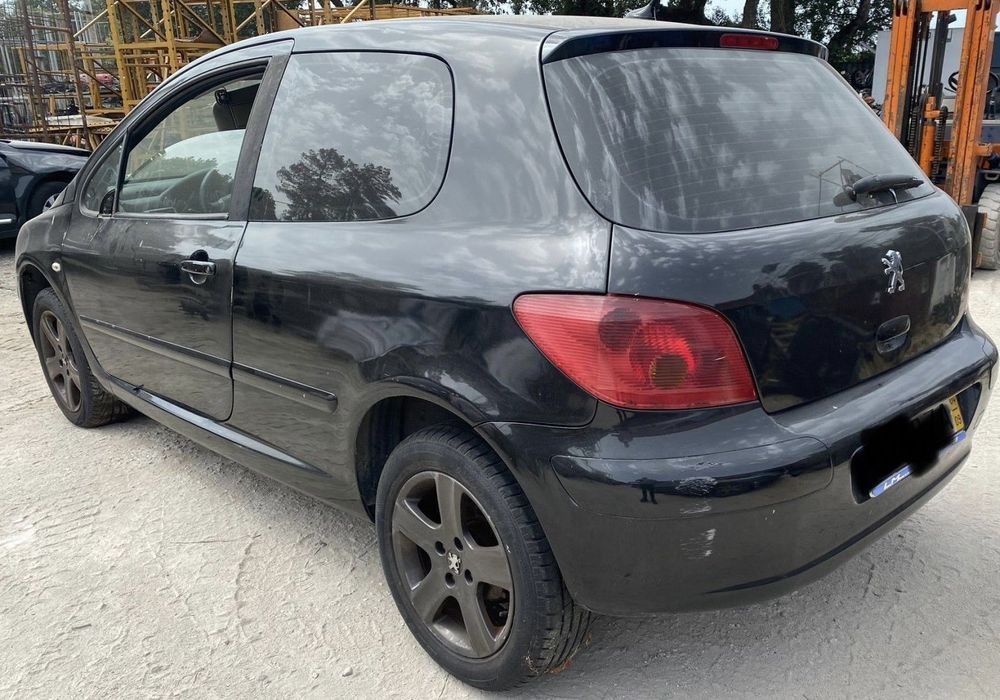 Peugeot 307 2.0 HDI de 2004 disponível para peças