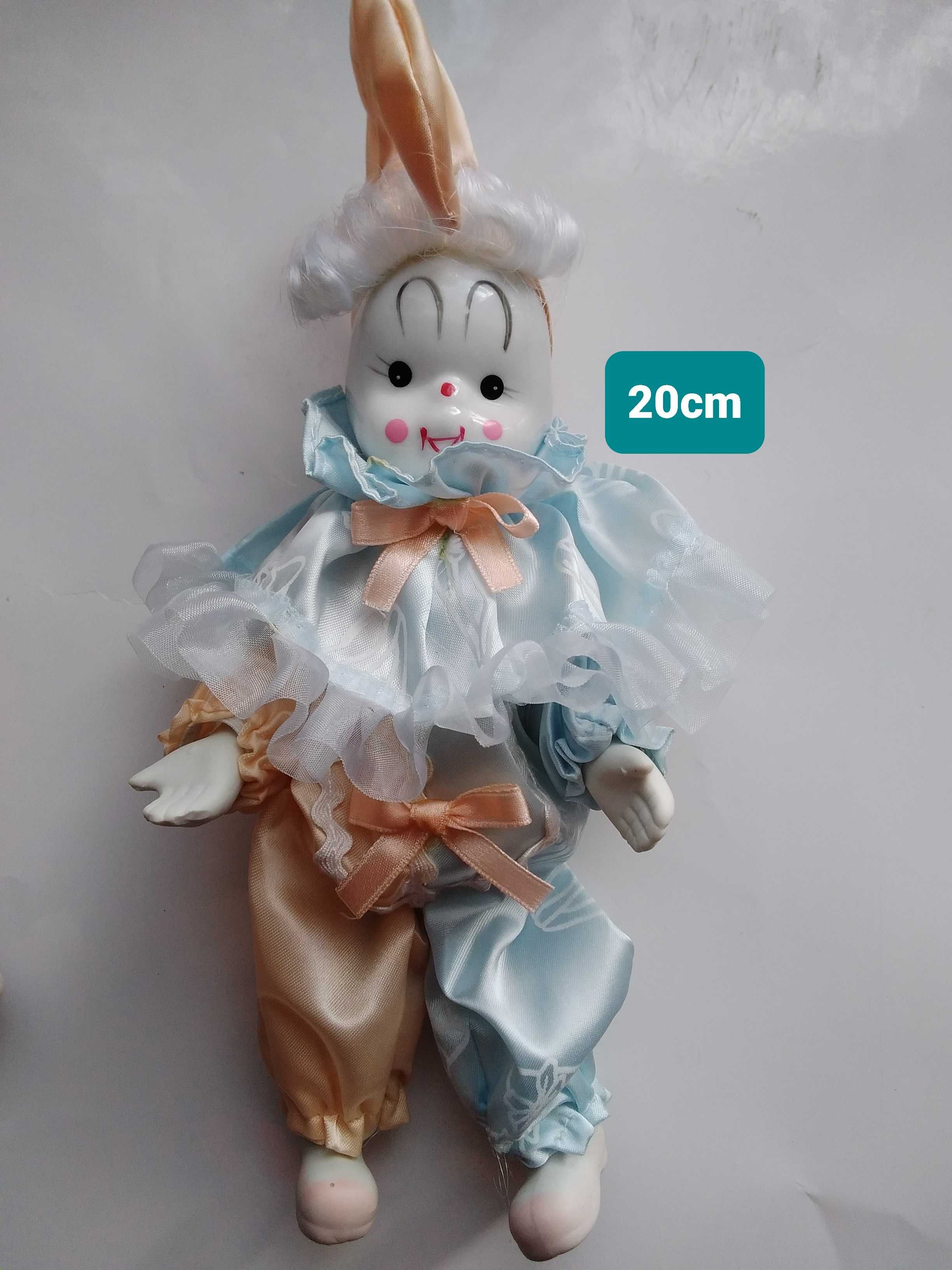 6 bonecos variados para venda, cada 5€