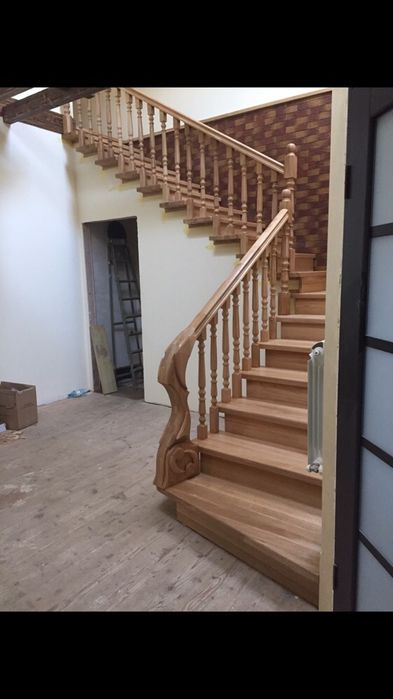 Сходи з дерева, на замовлення