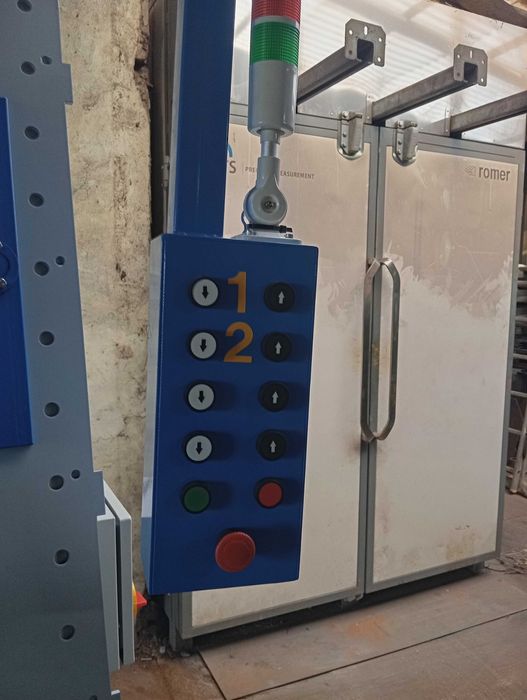Prasa stolarska hydrauliczna