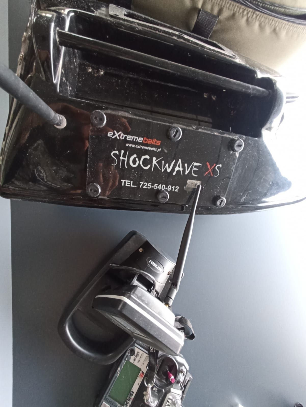 Łódka zanętowa Shock Wave XS