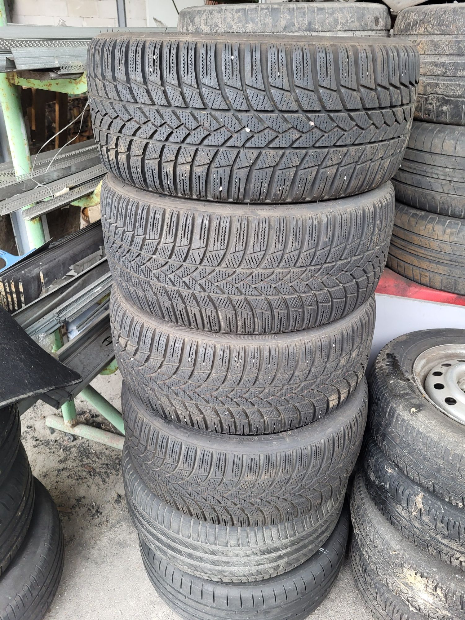 Opony 235/40/17 zimowe komplet