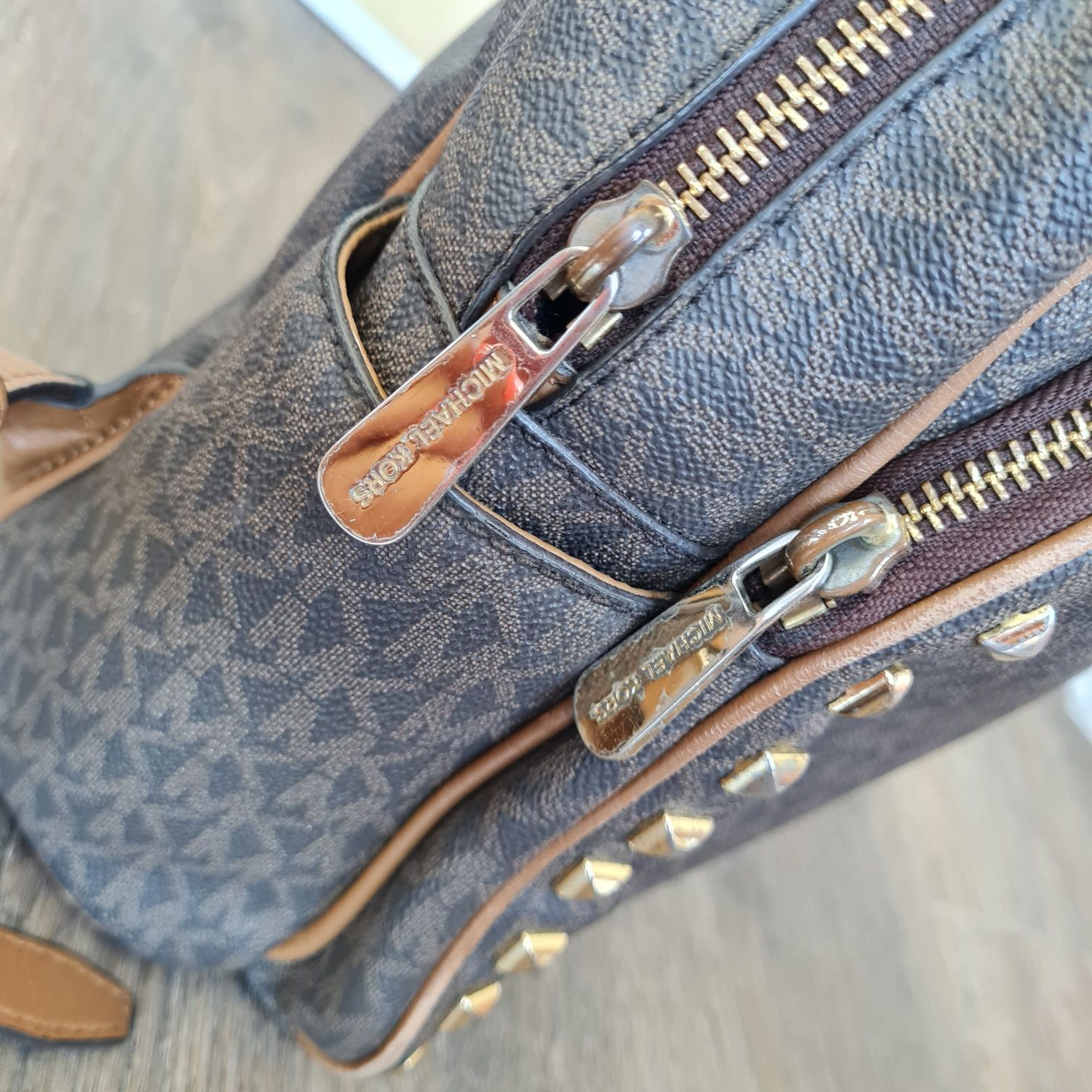 Michael Kors plecak plecaczek rhea brązowy mk monogram logowany złote