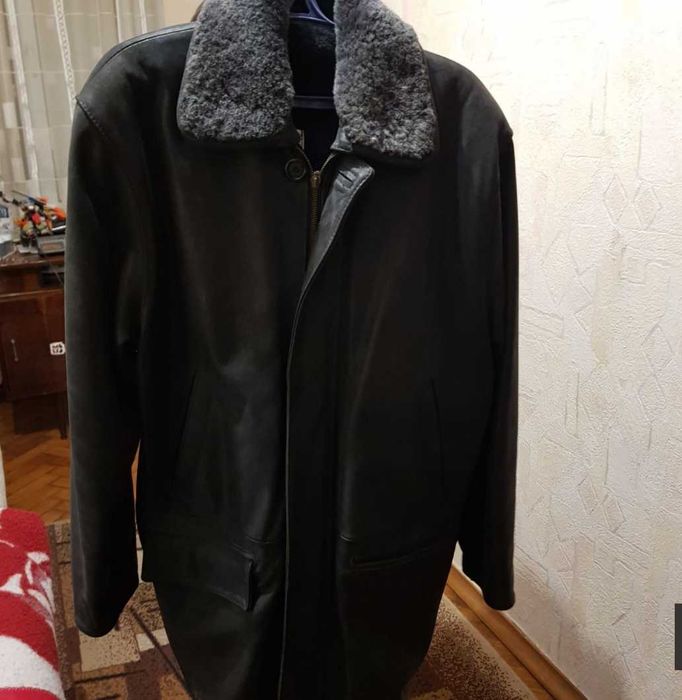 Мужская зимняя куртка в классическом стиле